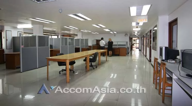 unit Office space For Rent in Phaholyothin, Bangkok  near BTS Ari (AA14126)